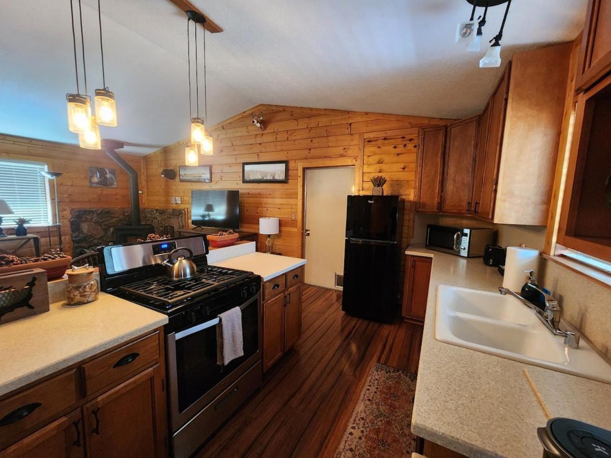 Bear Escapes II Affordable Luxury Cabin Sugarloaf Екстер'єр фото