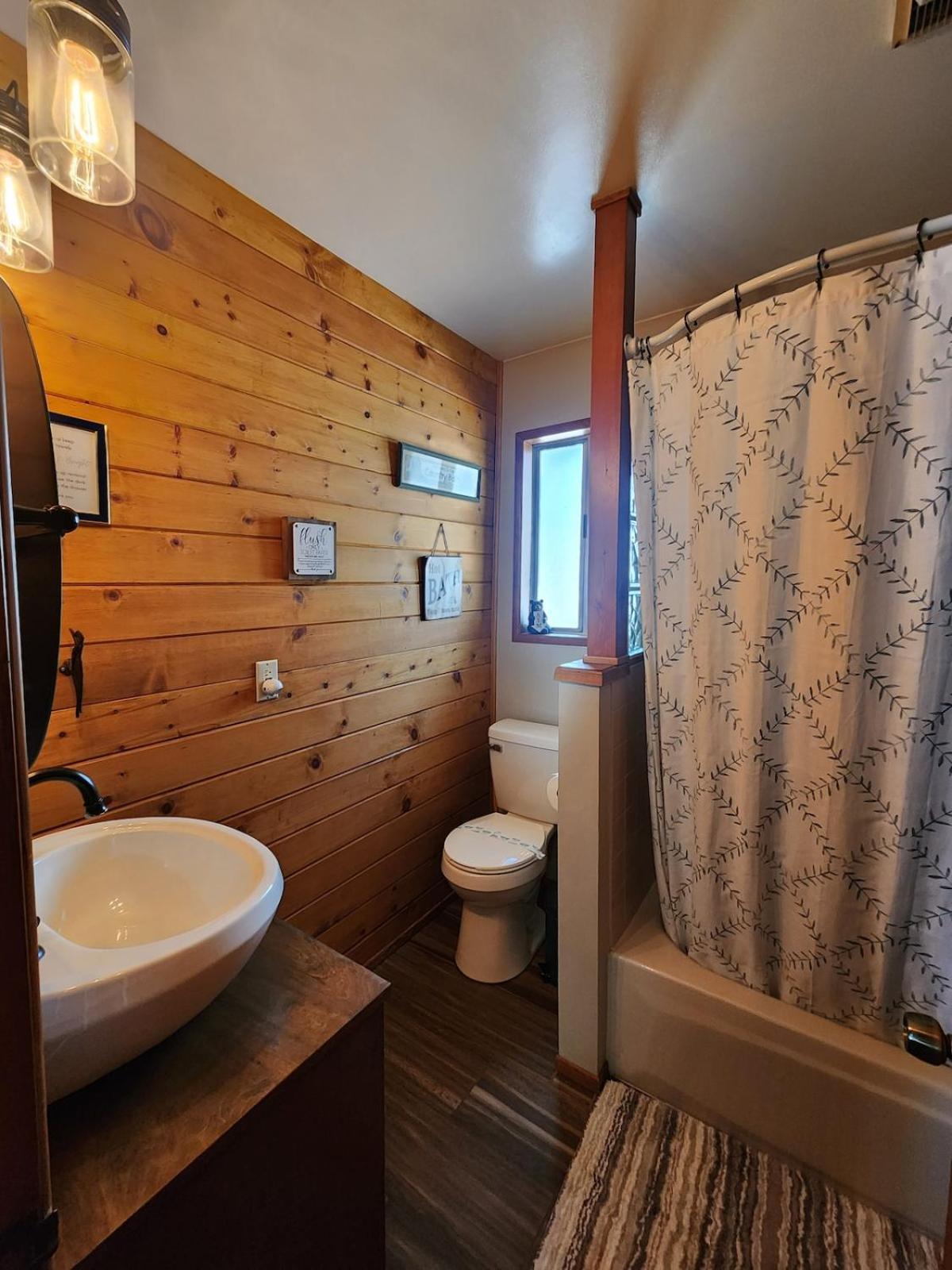 Bear Escapes II Affordable Luxury Cabin Sugarloaf Екстер'єр фото