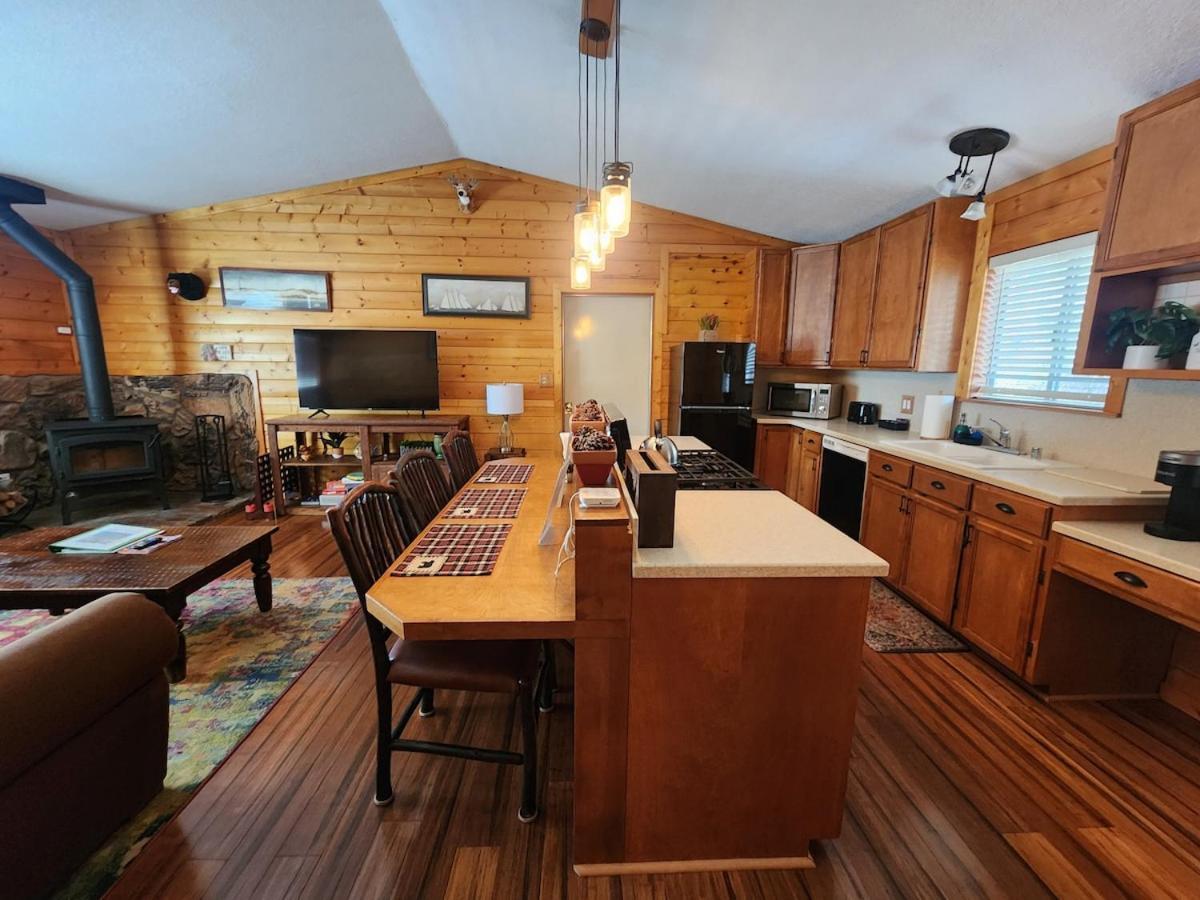 Bear Escapes II Affordable Luxury Cabin Sugarloaf Екстер'єр фото