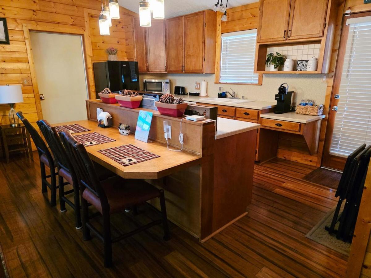 Bear Escapes II Affordable Luxury Cabin Sugarloaf Екстер'єр фото