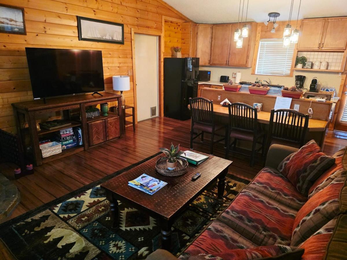 Bear Escapes II Affordable Luxury Cabin Sugarloaf Екстер'єр фото